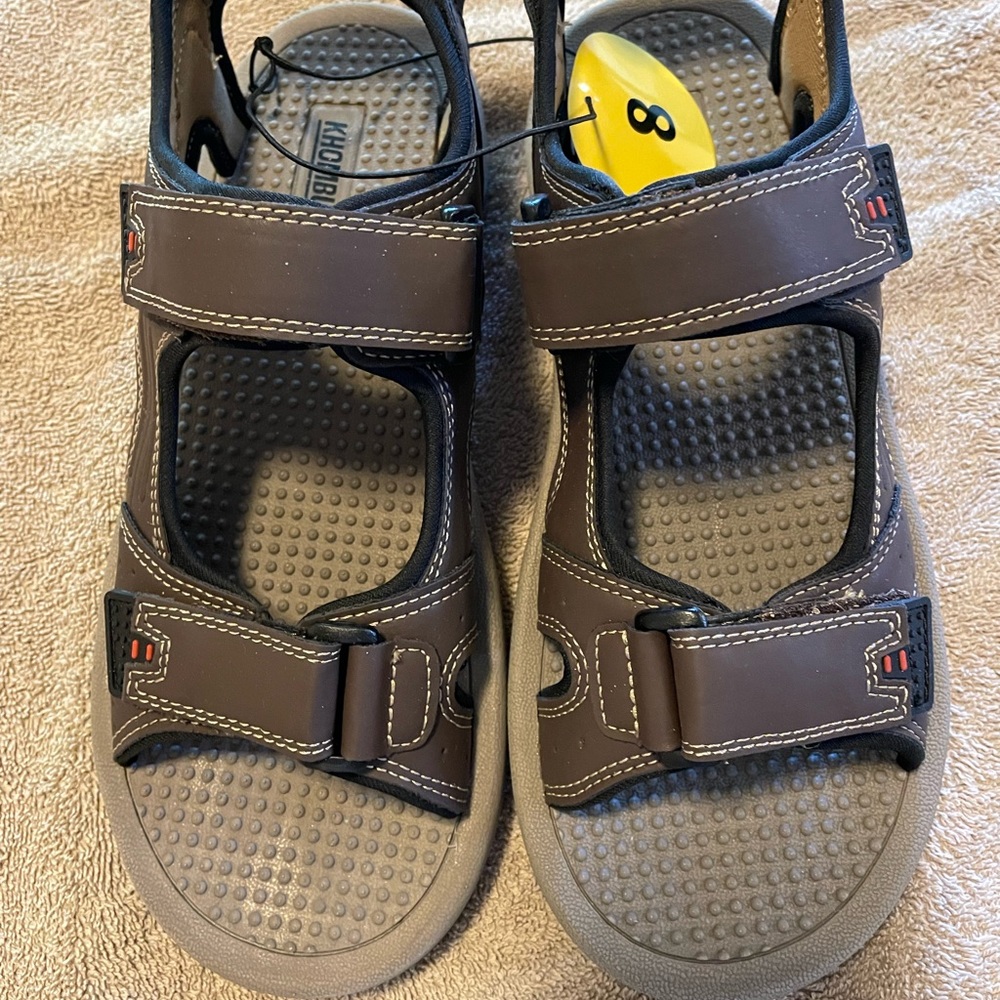 Men's Khombu Noah sandal size 8